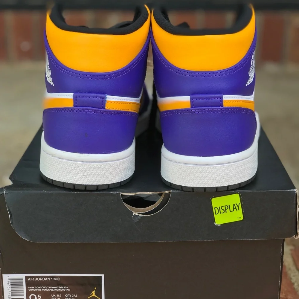 Air Jordan 1 Mid Lakers Size 9.5